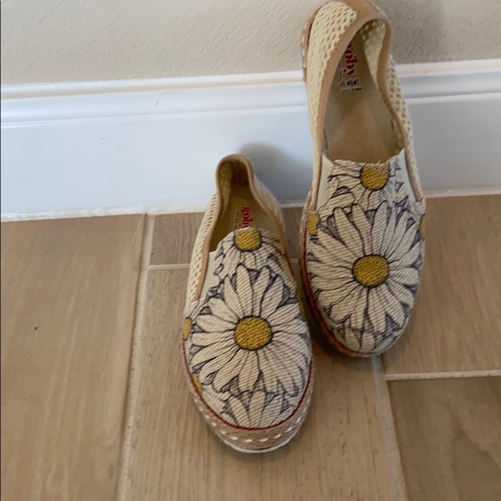 Goby shoes.